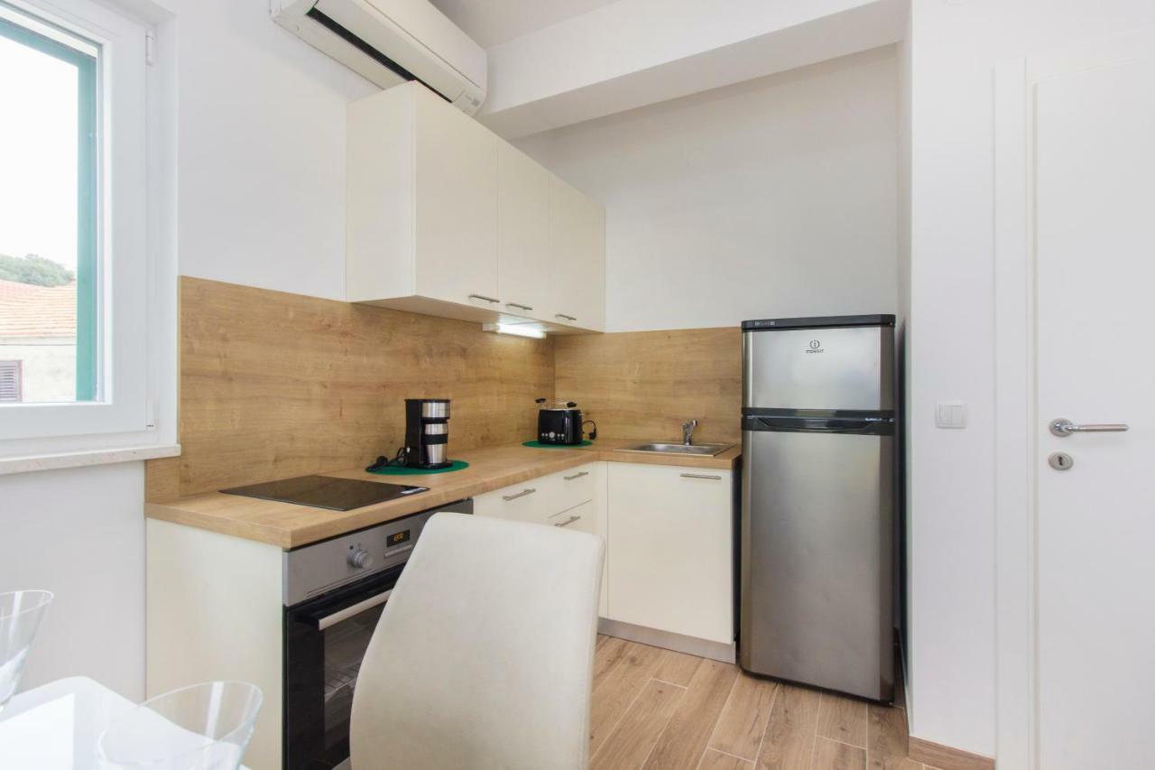 Riva Apartment Krapanj Bagian luar foto