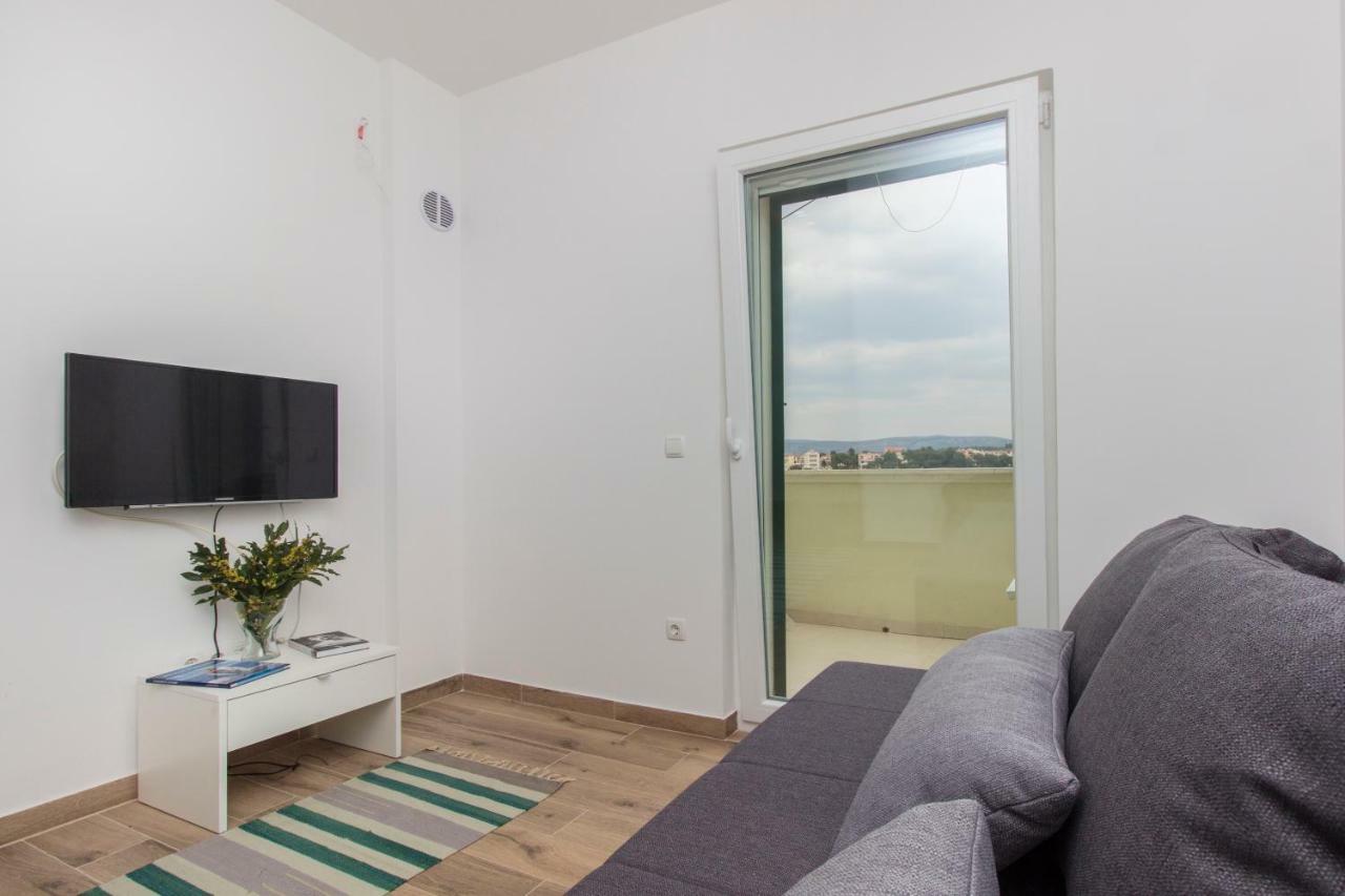 Riva Apartment Krapanj Bagian luar foto